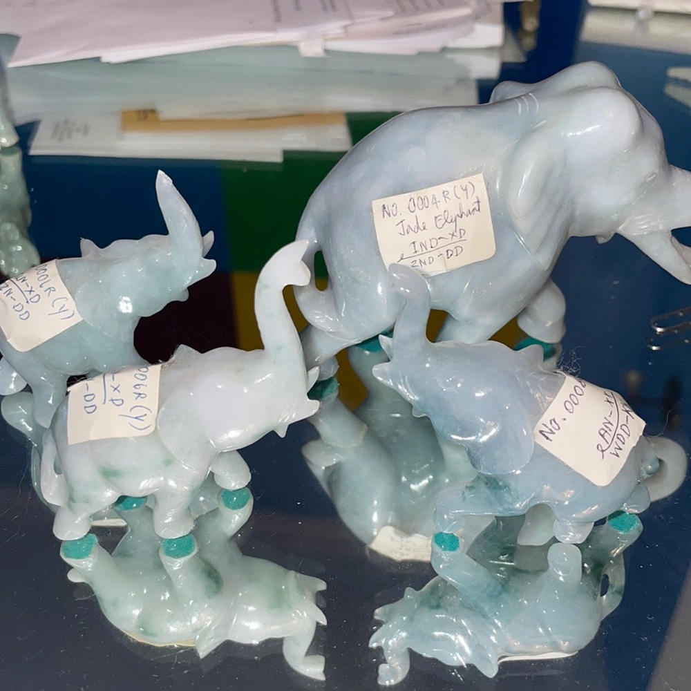 Mini jade elephant figurines